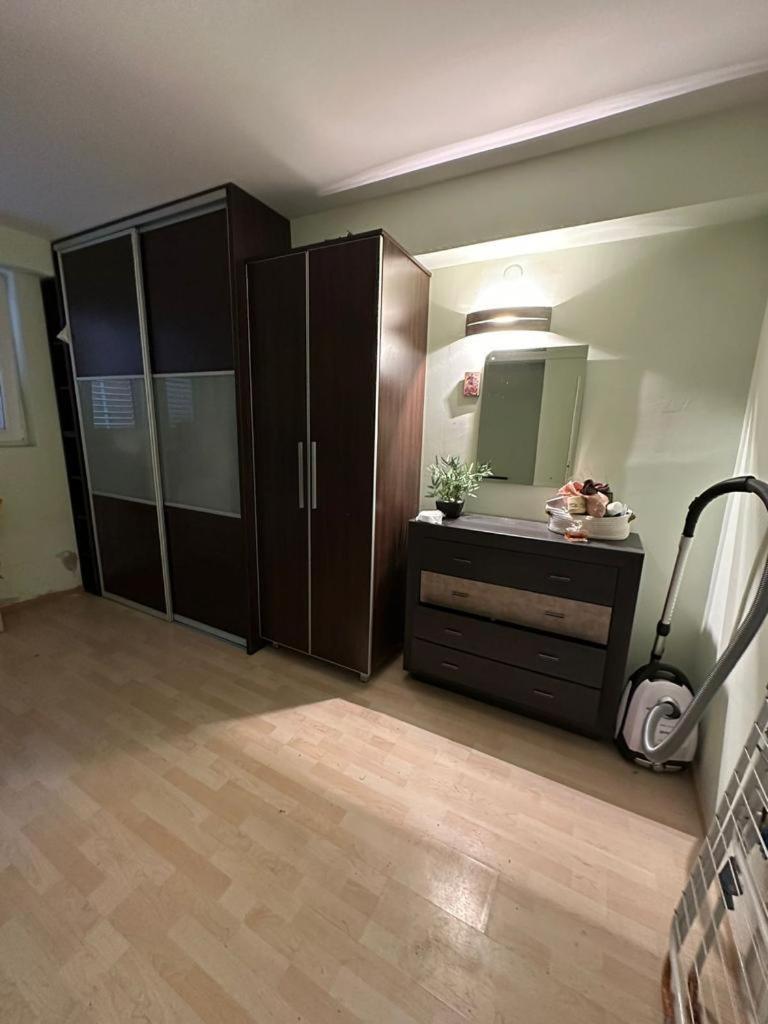 Alisa Apartment *